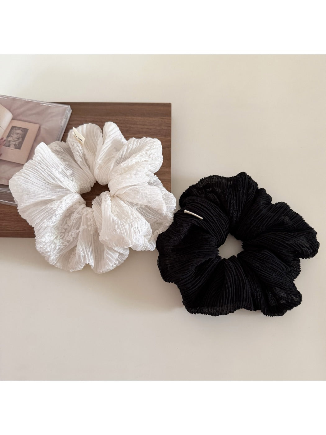 Gifty - Simple Textured Hair Scrunchie