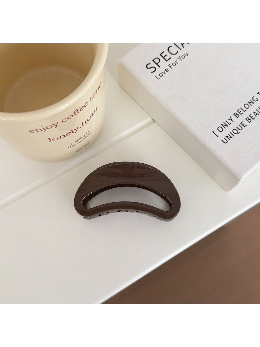 Beau - Simple Geometric Crescent Shape Claw Clip