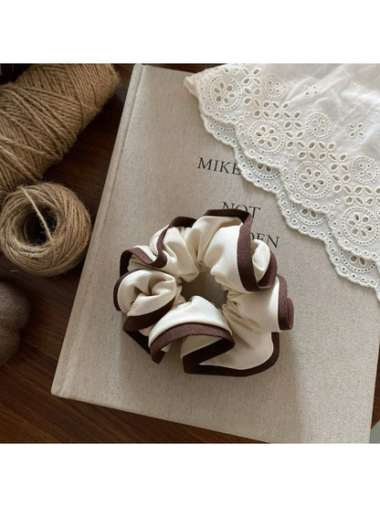 Gifty - Scallop Edge Oversized Hair Tie