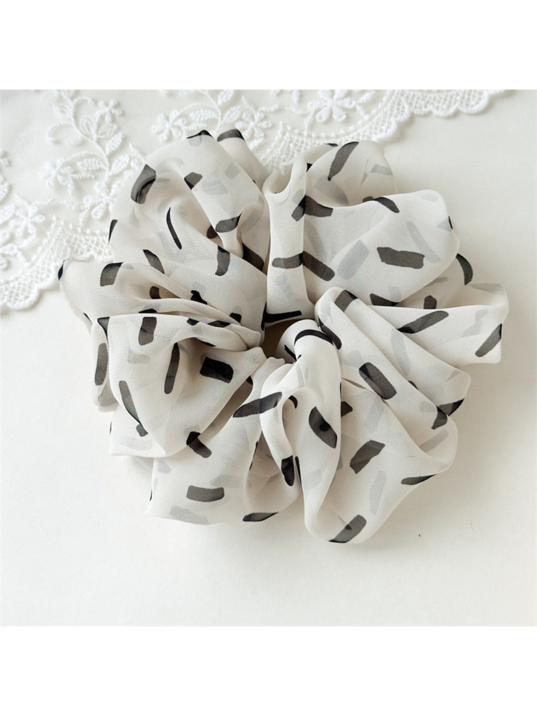 Gifty - Cloth Striped Hair Circle