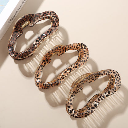 Beau - Cloud Shaped Hollow Out Acetate Claw Clip