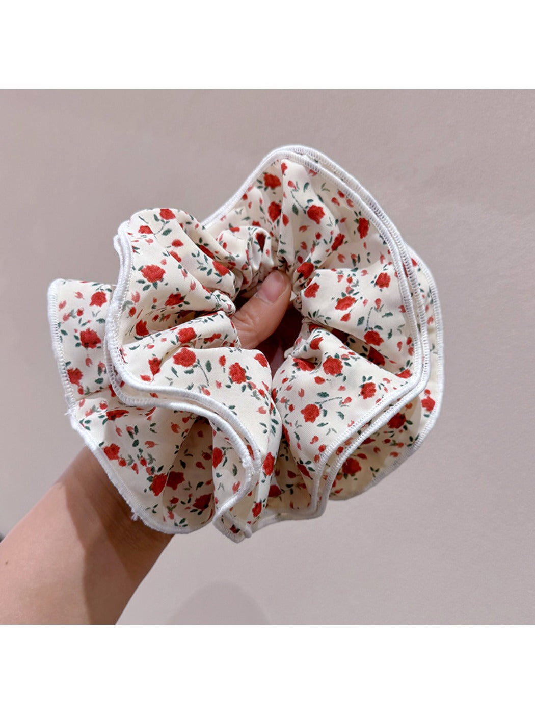 Gifty - Vintage Rose Floral Scrunchie Four Layer