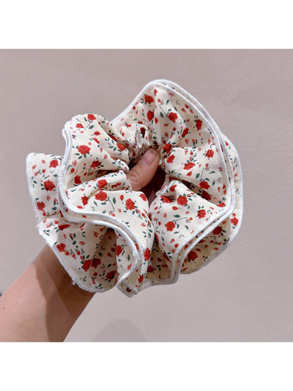 Gifty - Vintage Rose Floral Scrunchie Four Layer