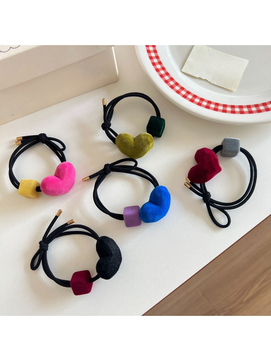 Gifty - Simple Cute Heart Shape Hair Tie