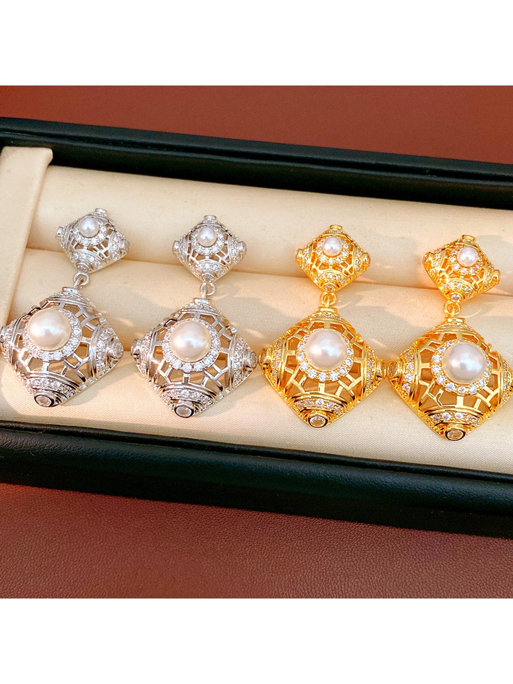 Earedge - Vintage Geometric Elegant Openwork Stud Earrings