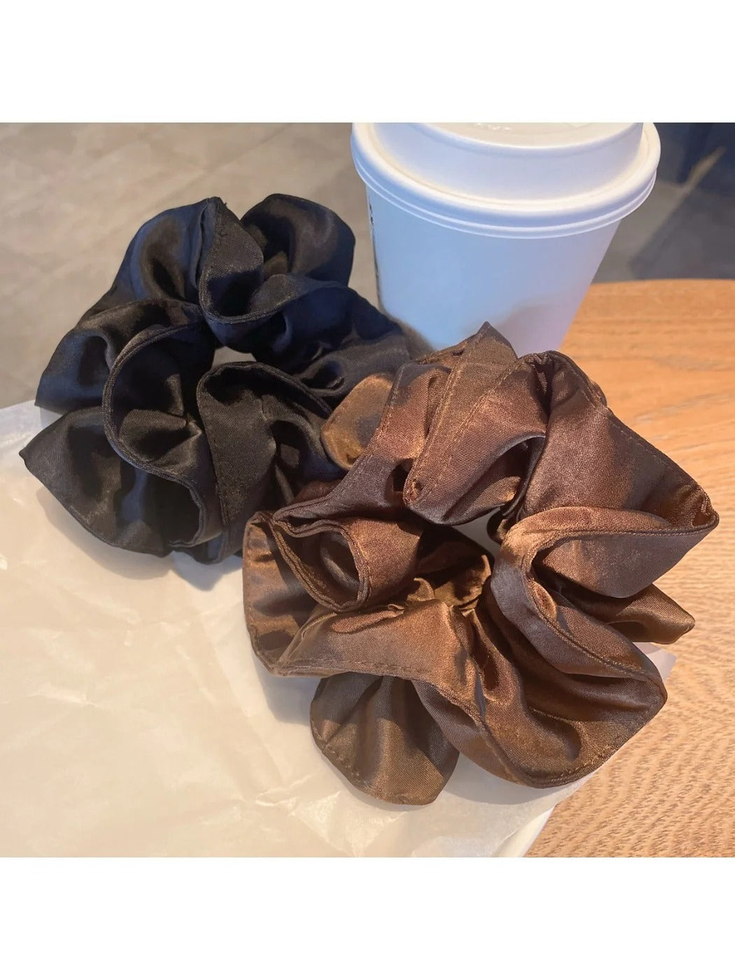 Gifty - Two Tone Crinkled Satin Scrunchie