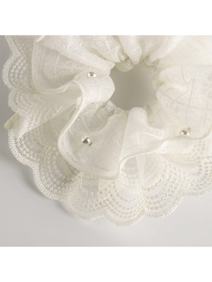 Gifty color block scrunchie displayed on a white background