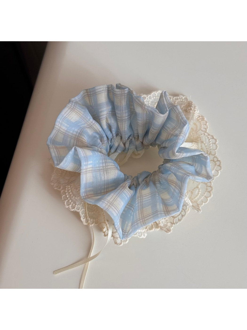 Gifty - Plaid Lace Trim Pleated Fabric Scrunchie