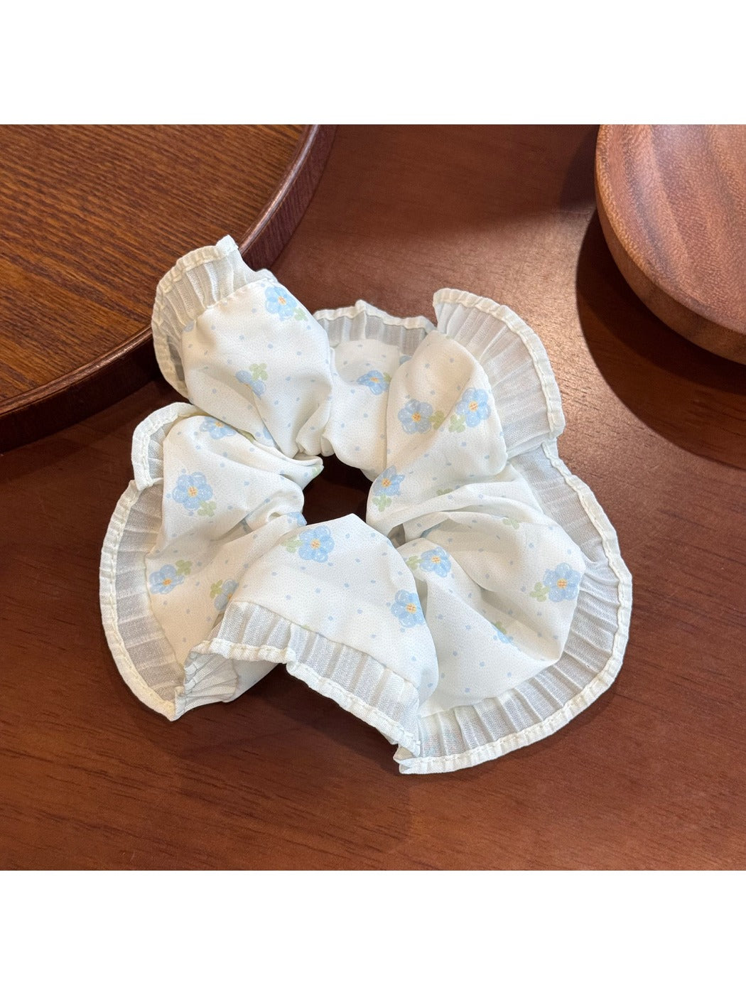 Gifty - Lace Trim Floral Scrunchie Sweet Bow