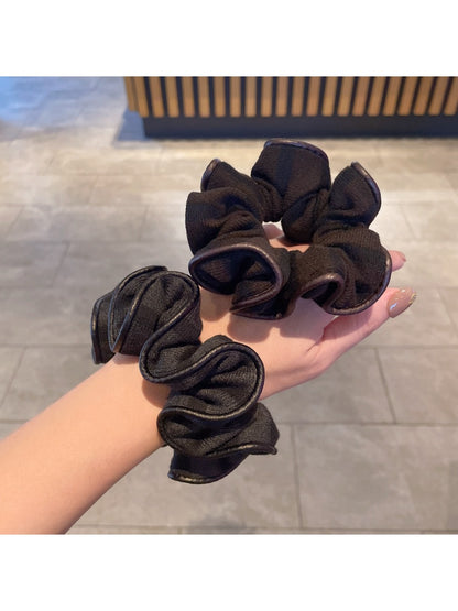 Gifty - Minimalist Fall Winter Scrunchie