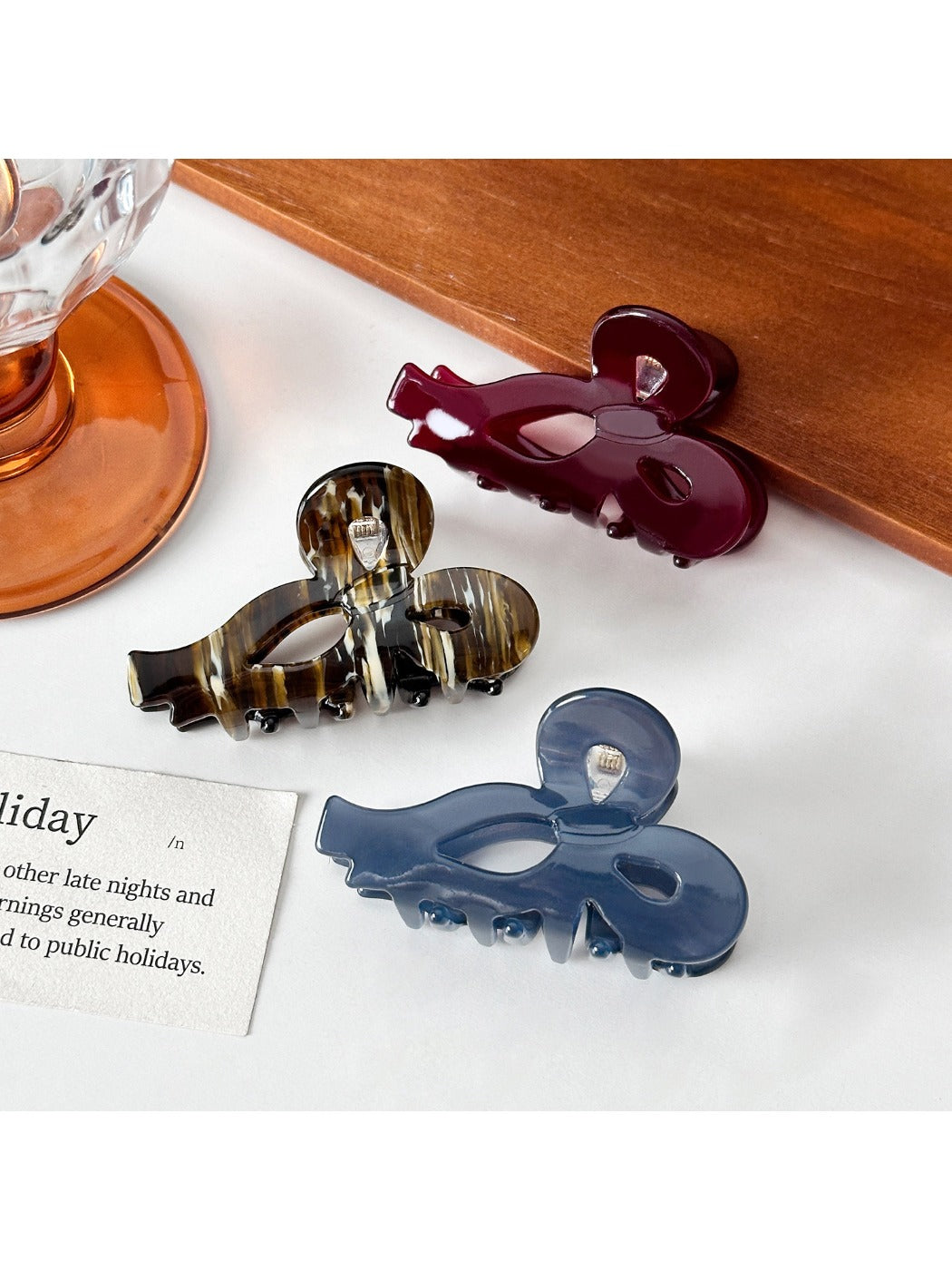Beau - Acetate Bow Shaped Hollow Hair Clip