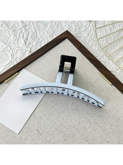 Beau - Minimalist X Shaped Hair Claw Clip