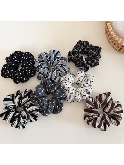 Gifty - Retro Print Polyester Fashion Scrunchie