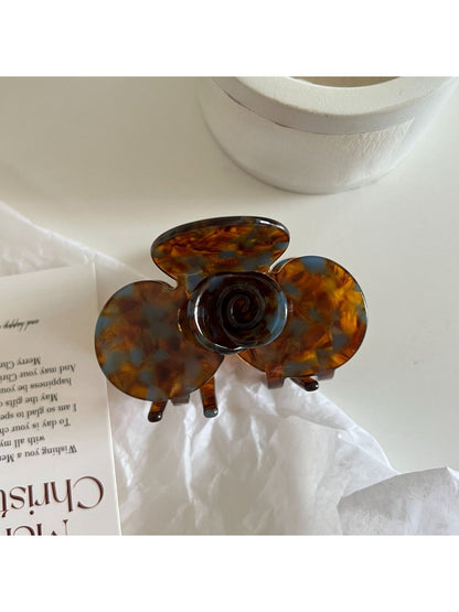 Beau - Minimalist Camellia Shaped Hair Claw Clip