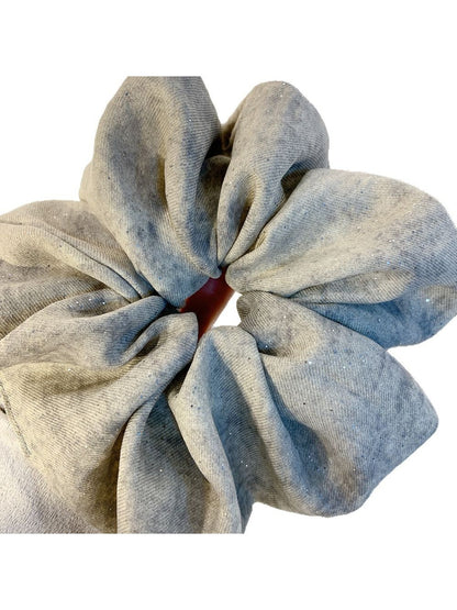 Gifty - Elegant Vintage Fabric Hair Scrunchie