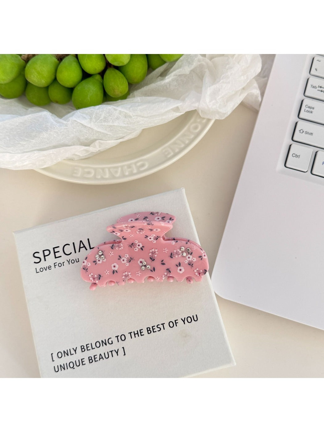 Beau - Sweet Floral Pattern Hair Claw Clip
