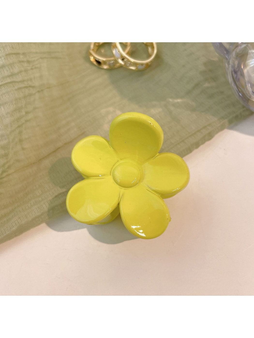 Beau - Plastic Flower Styling Hair Clip