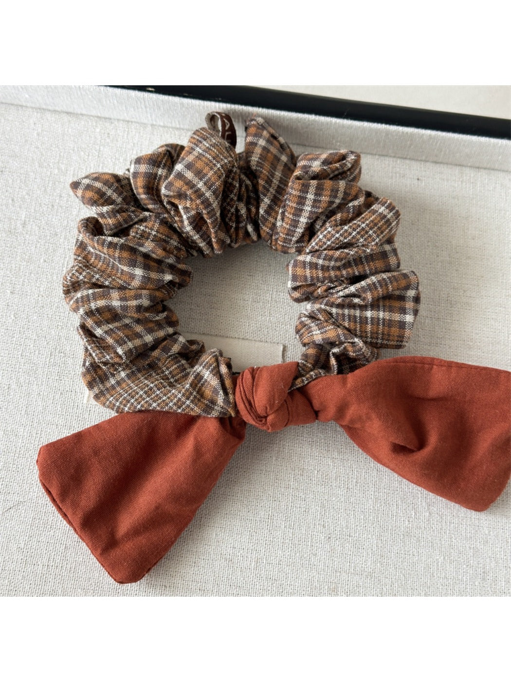 Gifty - Checkered Plaid Scrunchie Hair Tie