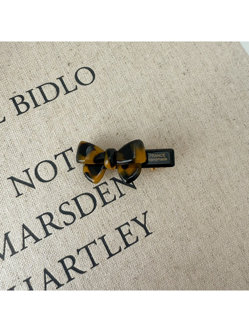 Beau - Trendy Bow Hair Clip