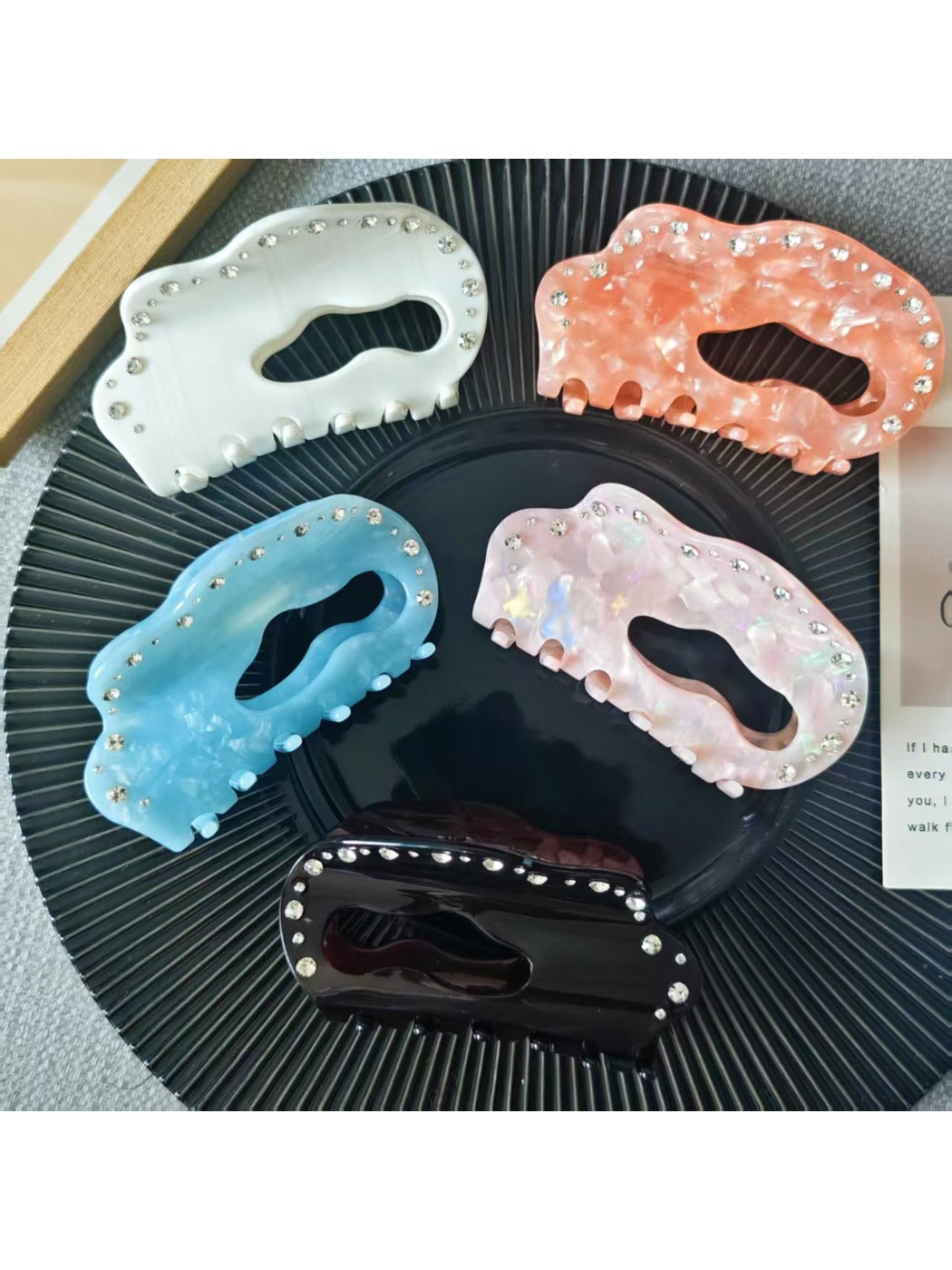 Beau - Sweet Hollow Out Geometric Claw Clip