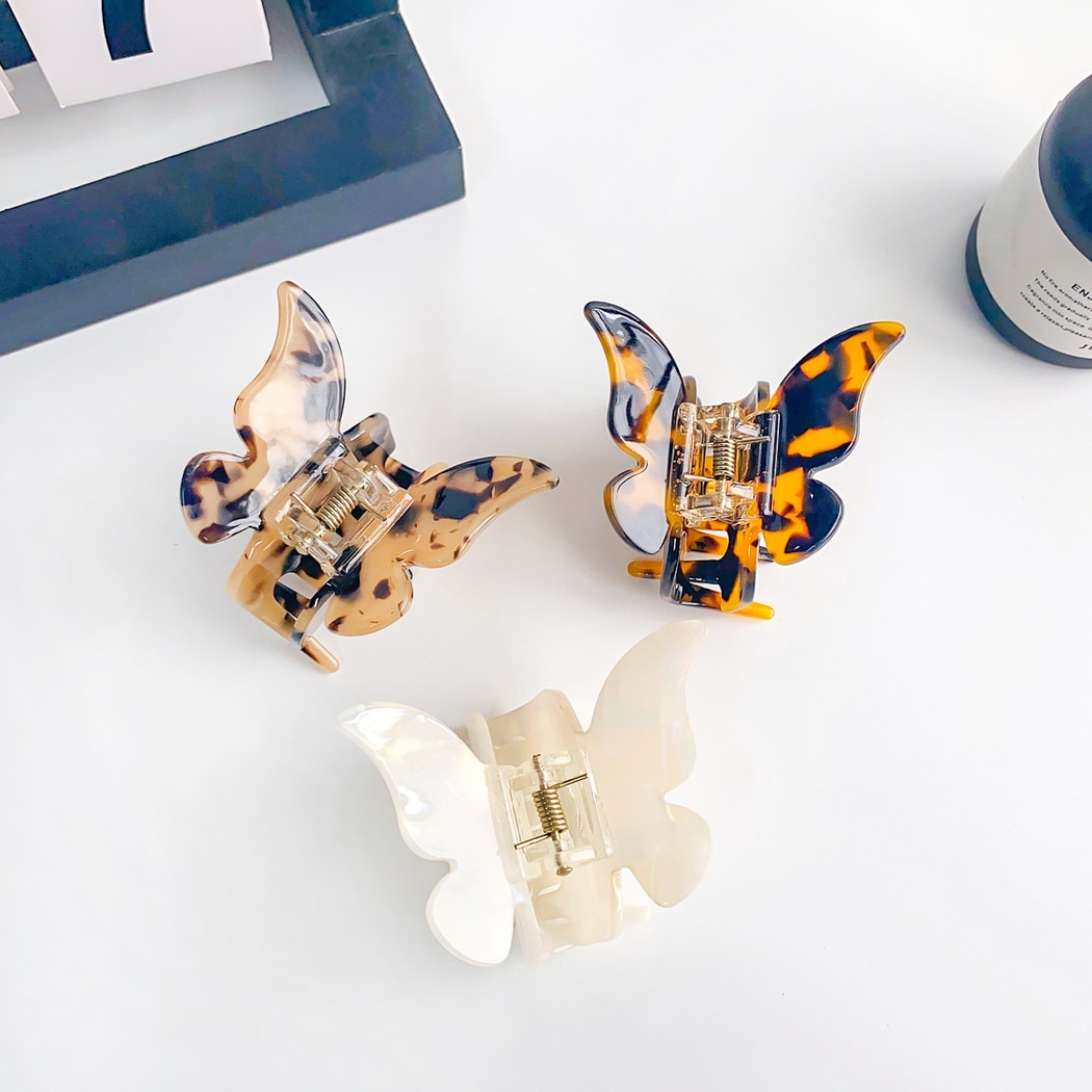 Beau - Simple Butterfly Shaped Claw Clip