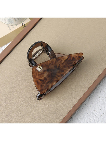 Beau - Triangular Shark Grip Clip