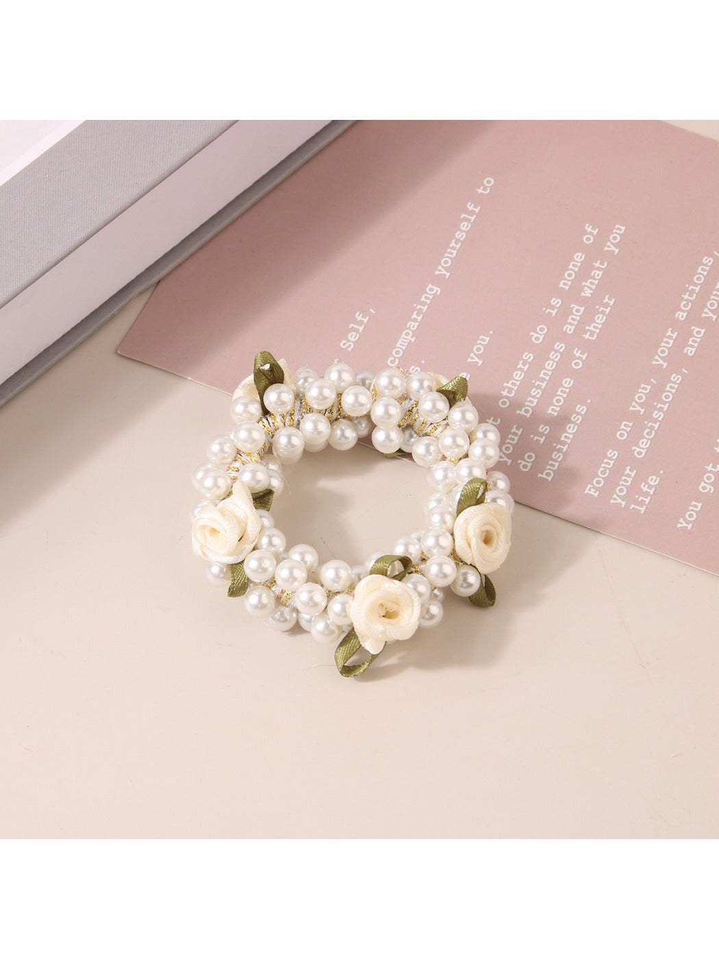 Gifty - Sweet Beaded Hair Tie