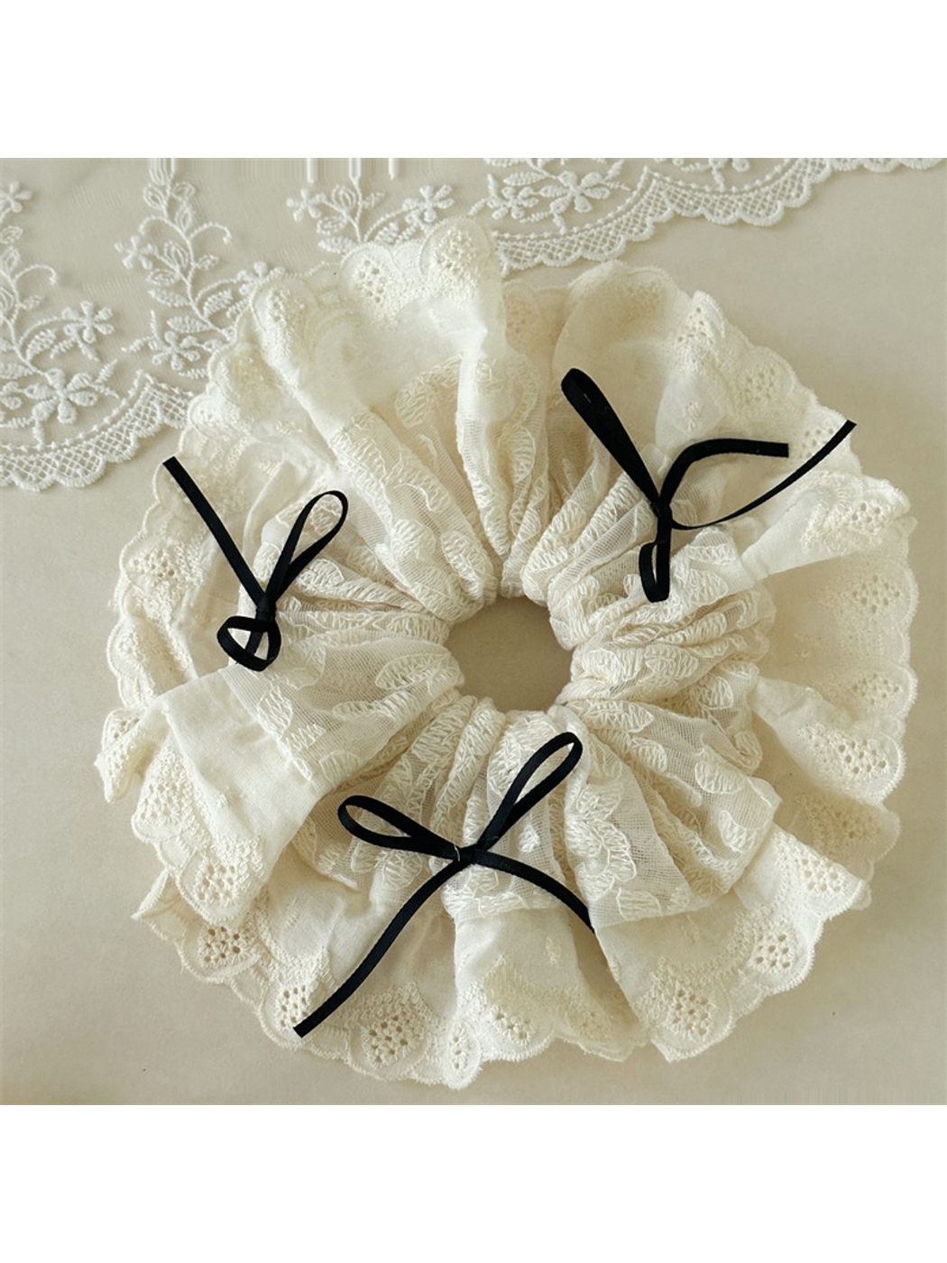 Gifty - Sweet Embroidered Lace Oversized Scrunchie