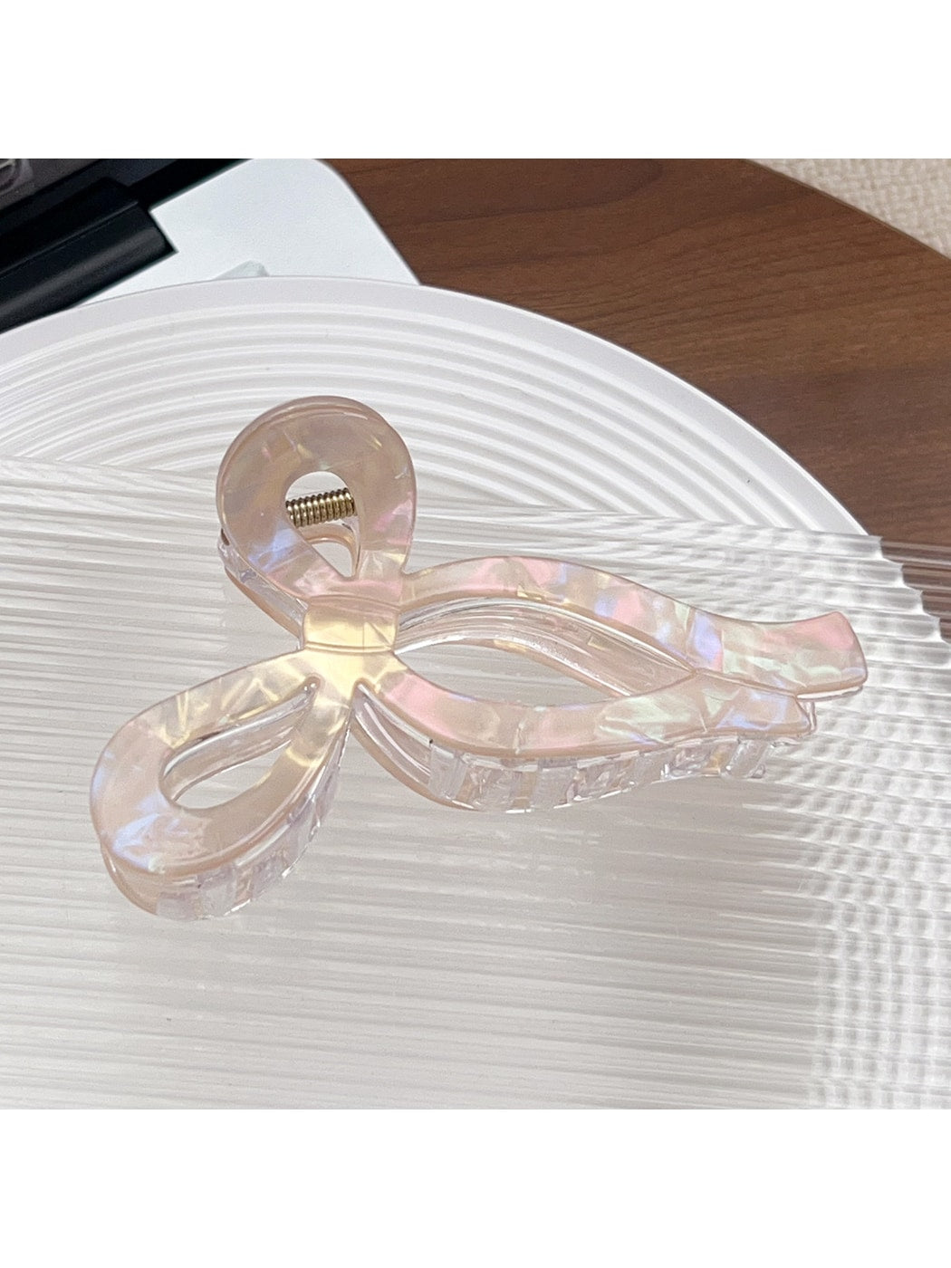 Beau - Plastic Butterfly Bow Geometric Claw Clip