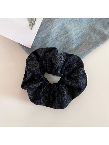 Gifty - Vintage Paisley Pattern Scrunchie Hair Hoop