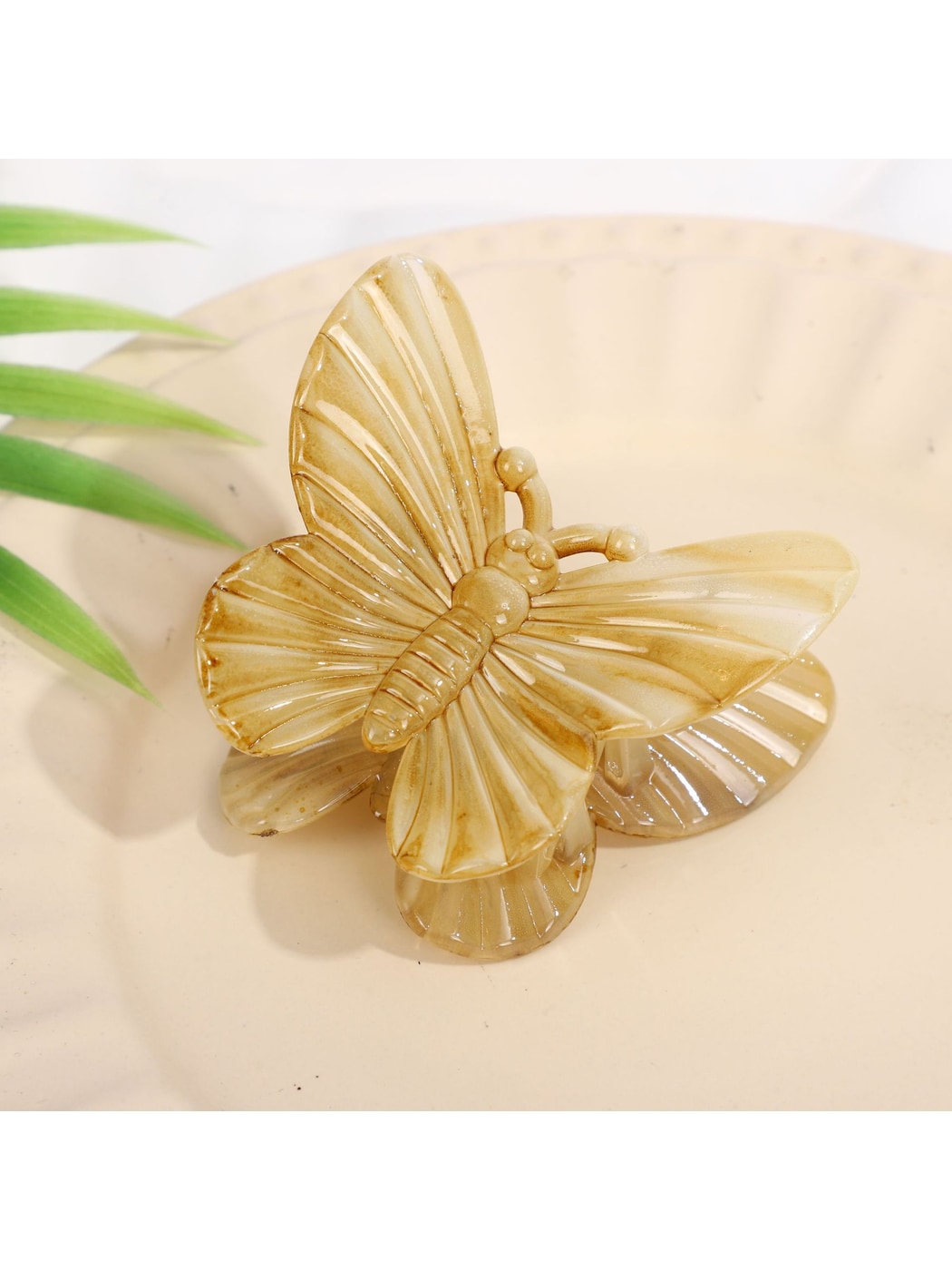Beau - Gradient Butterfly Plastic Alloy Claw Clip