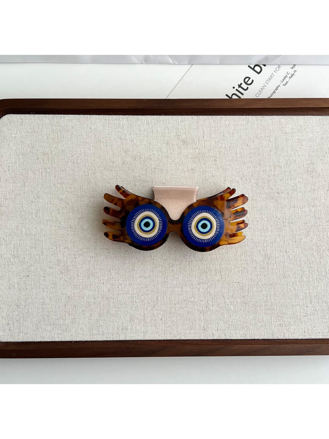 Beau - Abstract Eyes Shape Acetate Hair Clip
