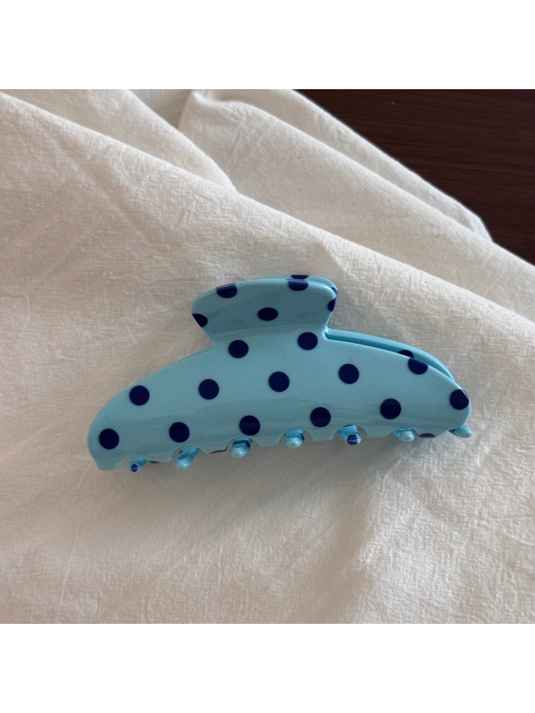 Beau - Polka Dot Fan Shape Resin Claw Clip