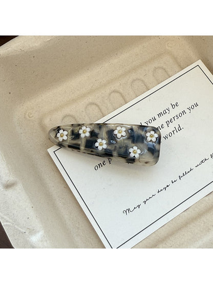 Beau - Elegant Oval Floral Hair Claw Clip