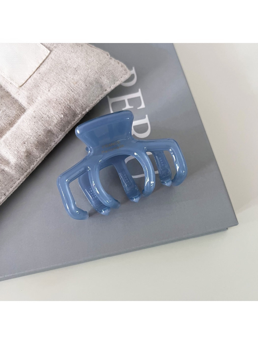 Beau - French-Inspired Wide Hair Clip