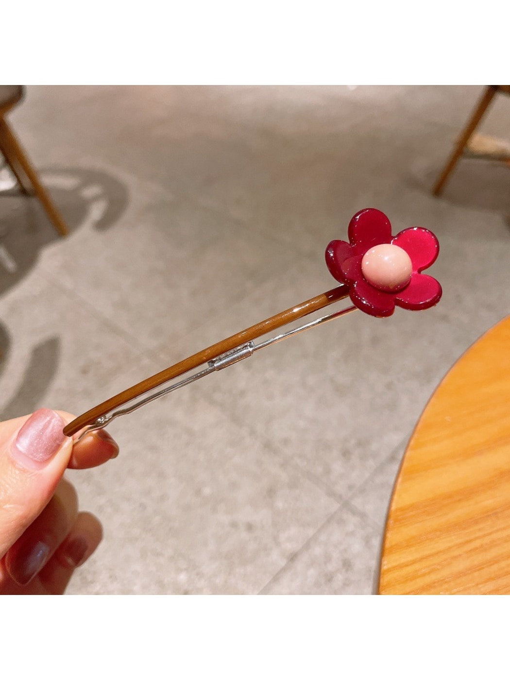 Beau - Plastic Alloy Flower Design Hair Clip
