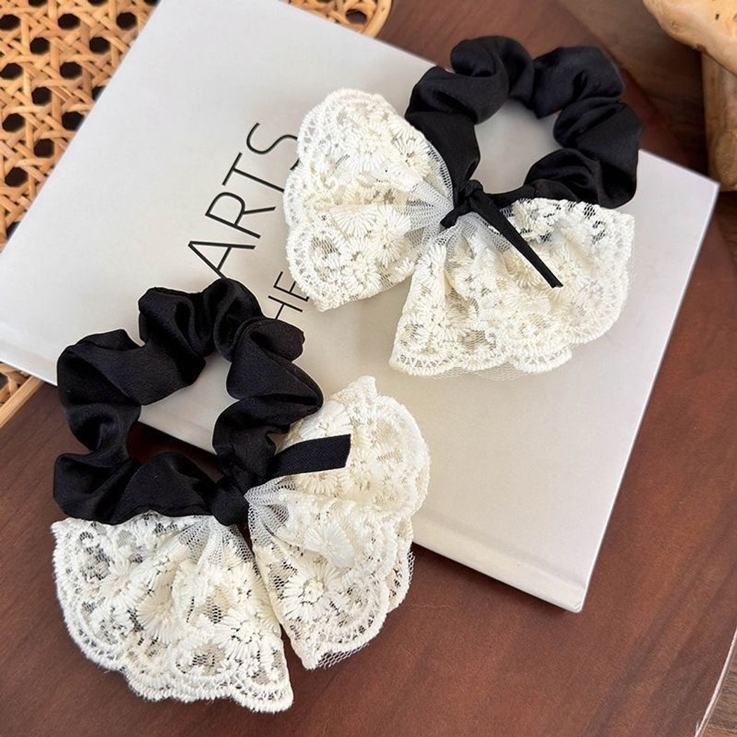 Gifty - White Lace Ribbon Bow Polyester Scrunchie