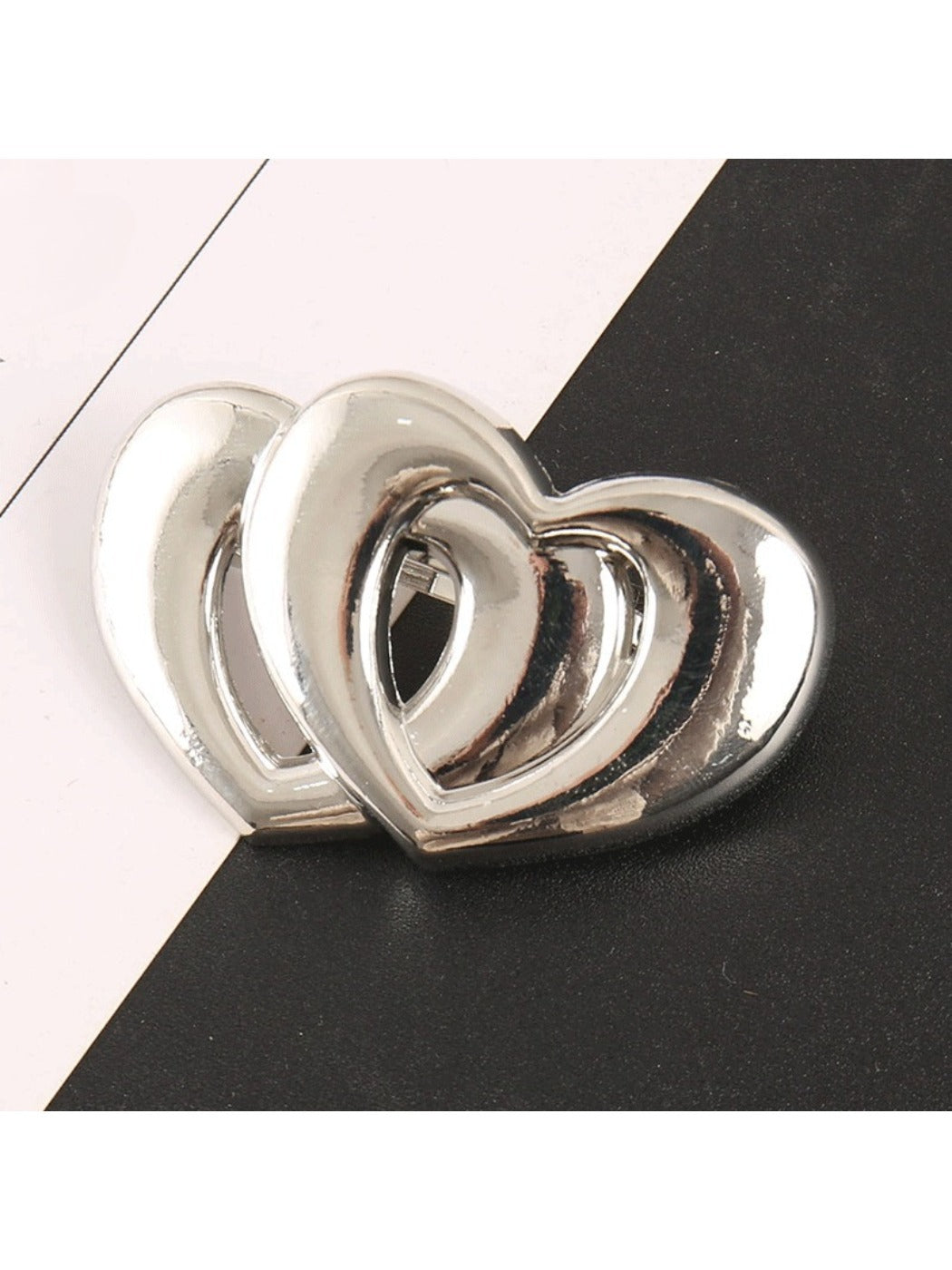Beau - Simple Heart Shaped Hair Clip