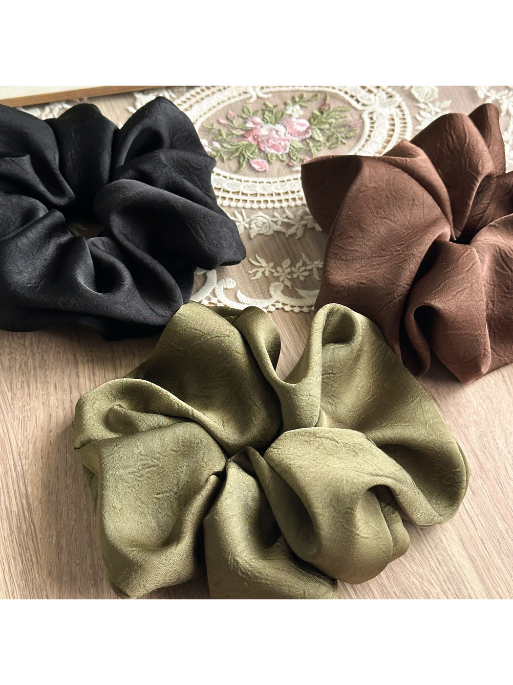 Gifty - Textured Satin Look Voluminous Scrunchie