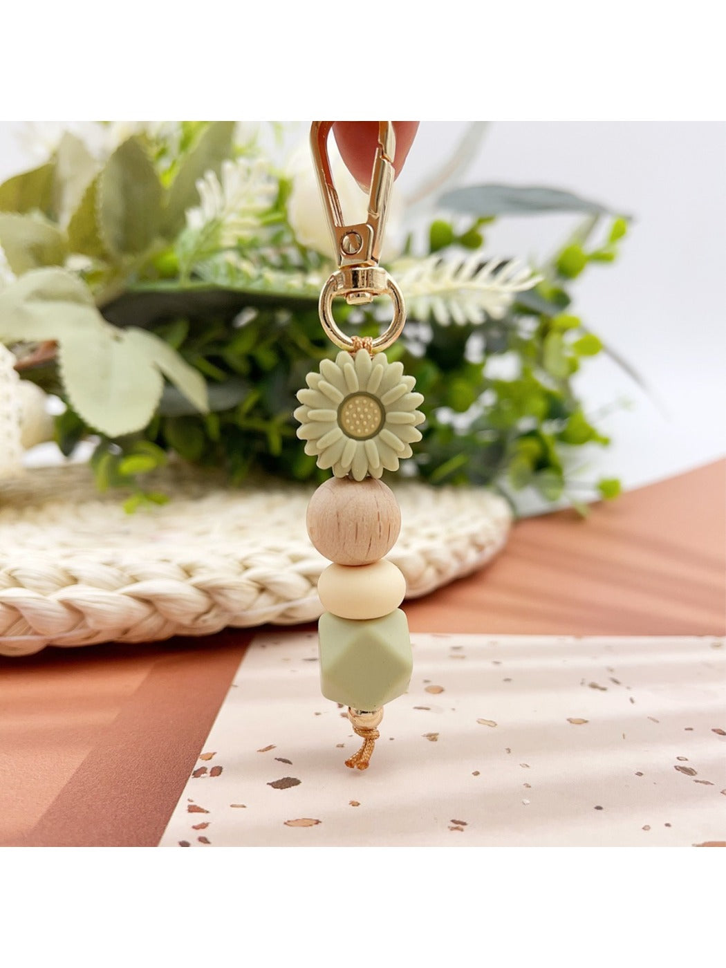Keypus - Stylish Daisy Pendant