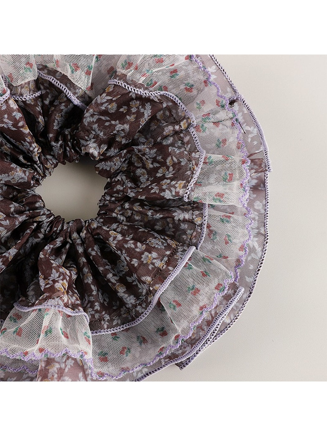 Gifty - Floral Lace Trim Ruffled Fabric Scrunchie
