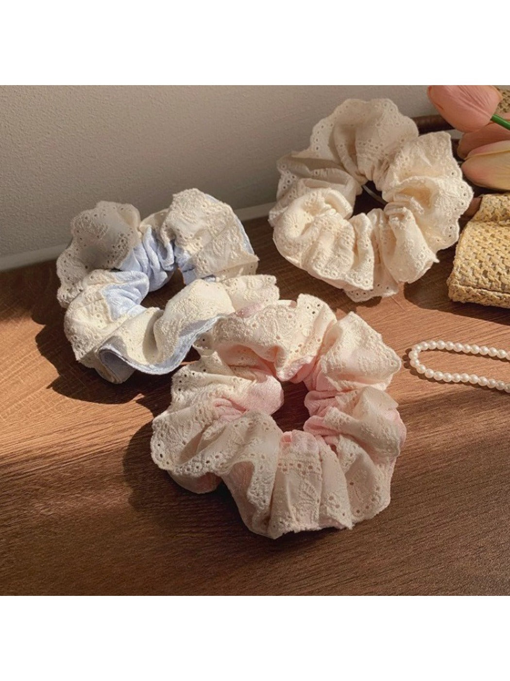 Gifty - Sweet Color-Blocked Scrunchie