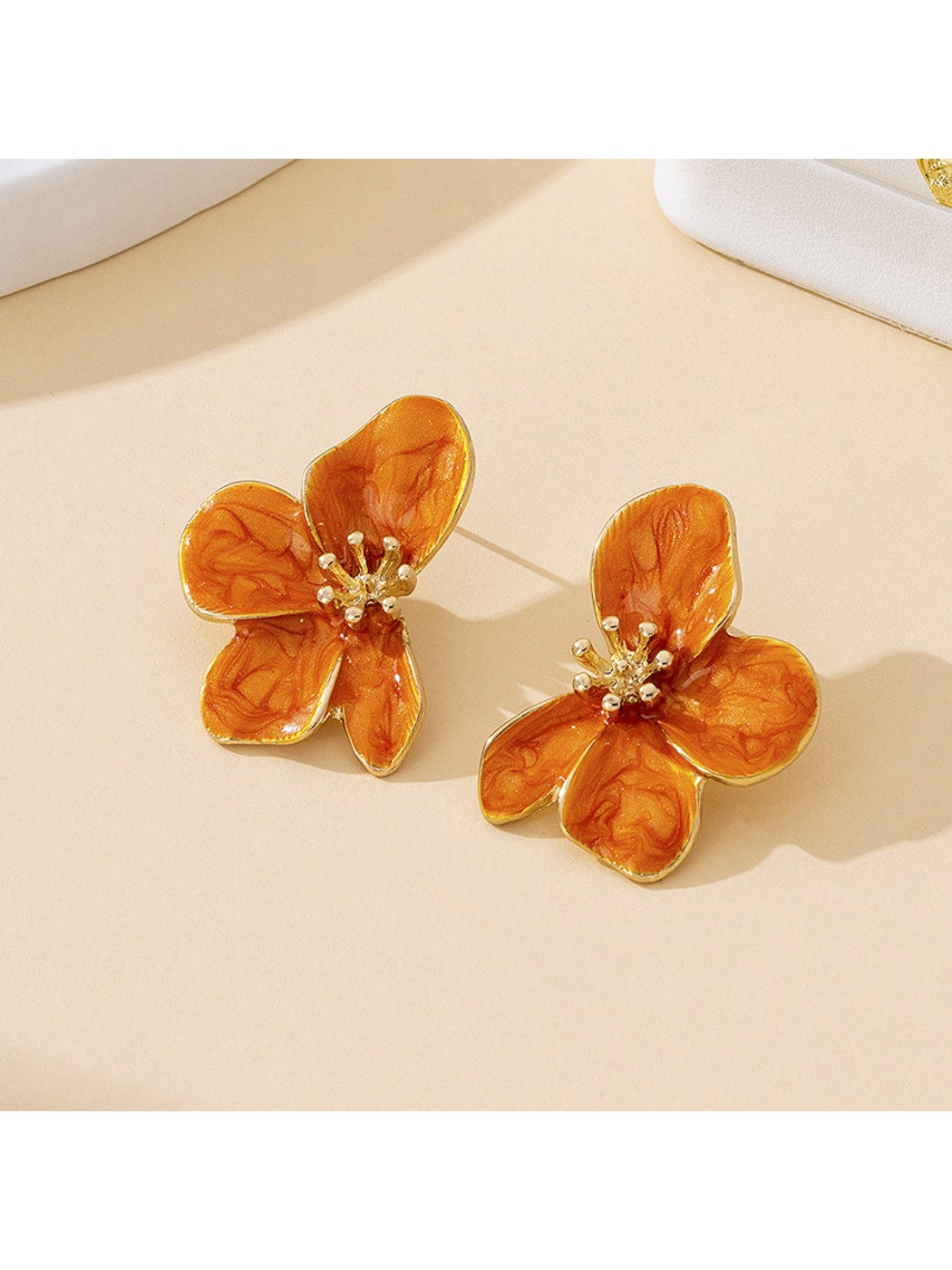 Earedge - Sweet Floral Petal Design Stud Earrings