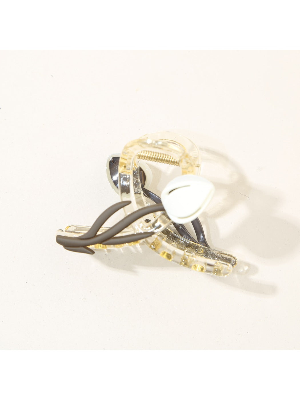 Beau - Crisscross Tulip Shaped Hair Claw Clip