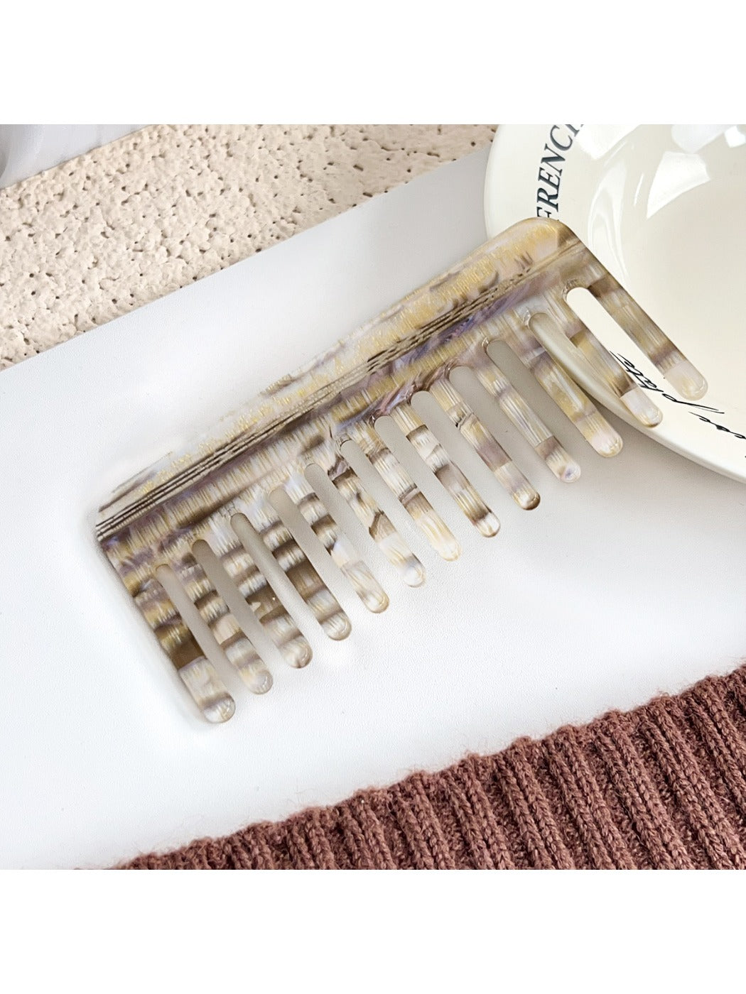 Camerow - Elegant Marble Pattern Comb