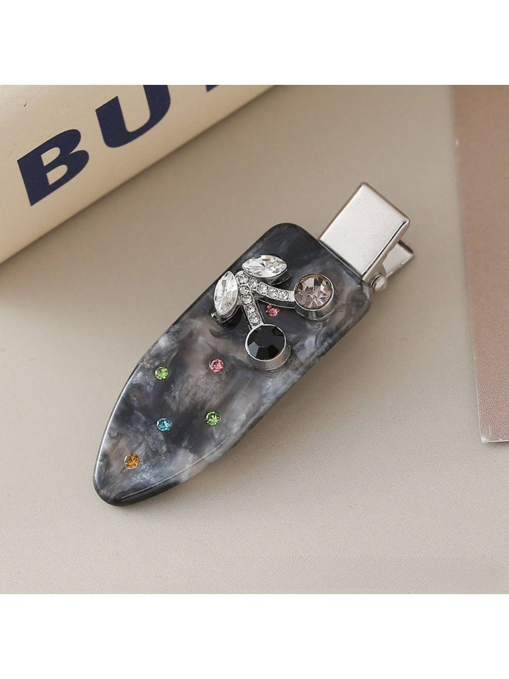 Beau - Cute Oval Hair Clip