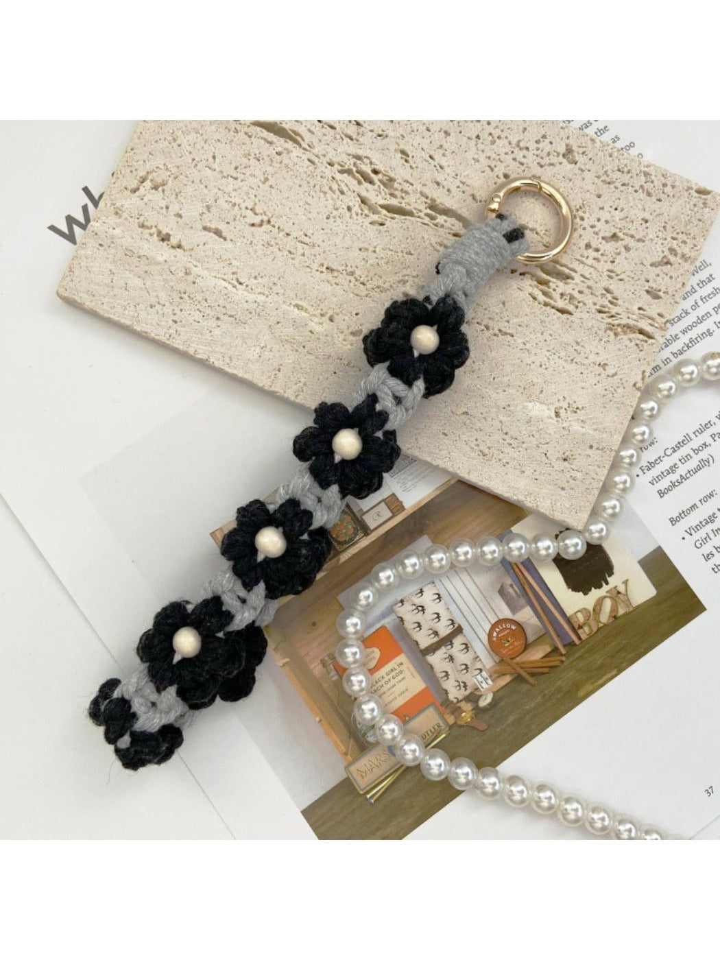 Keypus - Crochet Daisy Flower Keychain