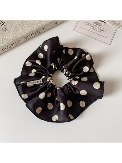 Gifty - Polka Dot Elegant Scrunchie