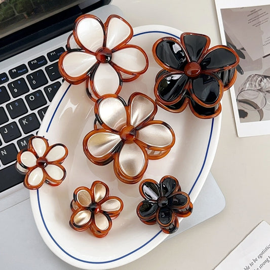 Beau - Glossy Five Petal Floral ABS Claw Clip