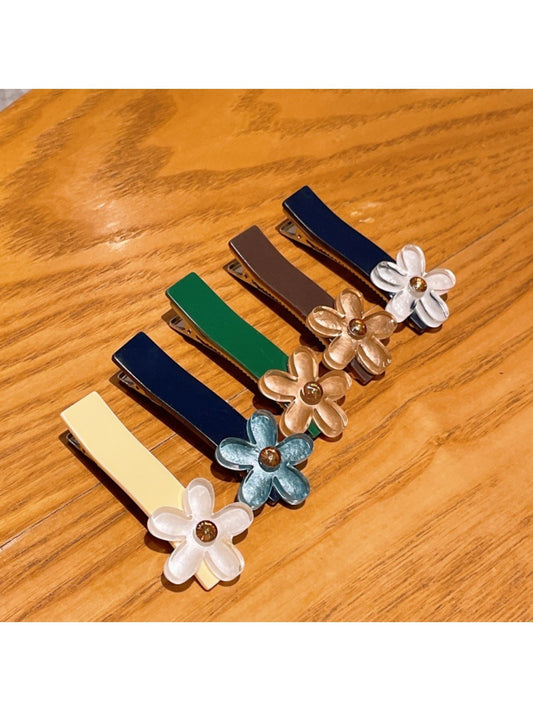 Beau - Single Color Flower Shaped Hair Clip